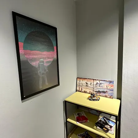 Joni's At Mali I Robit