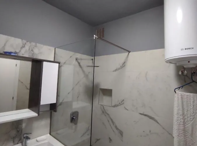 Joni's At Mali I Robit