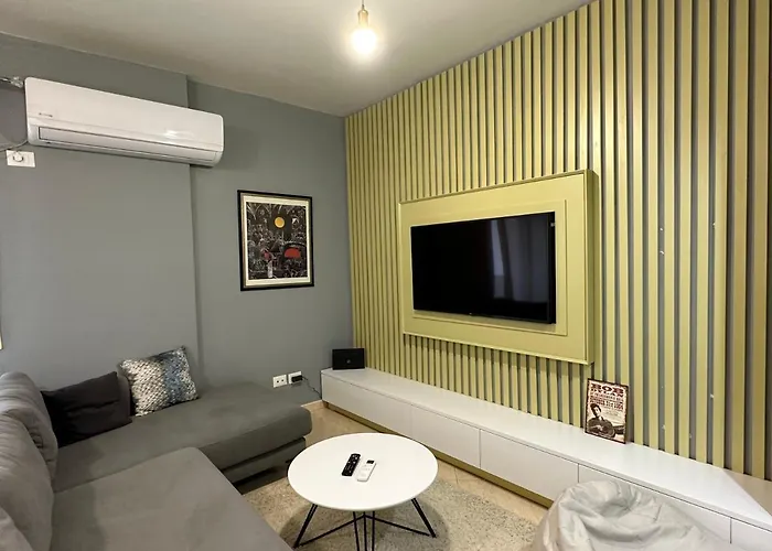 Joni's At Mali I Robit Golem (Tirana)